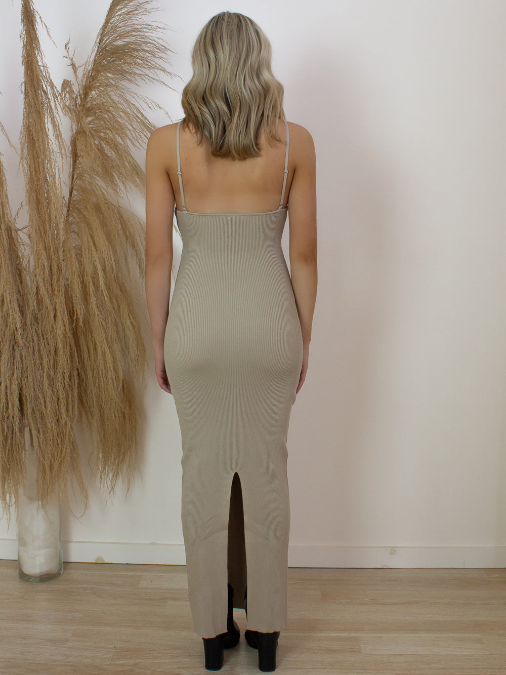 Ribbed, maxi dress with a back slit and adjustable straps