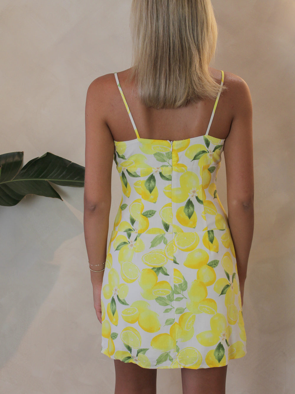 Summer linen dress with a lemon pattern all over