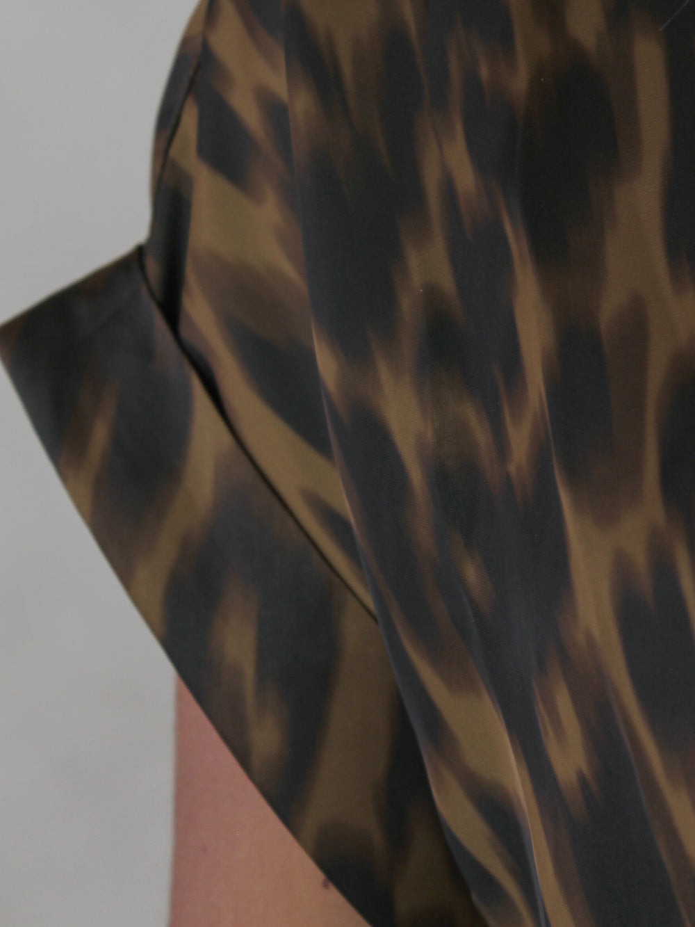 Short sleeve leopard midi dress
