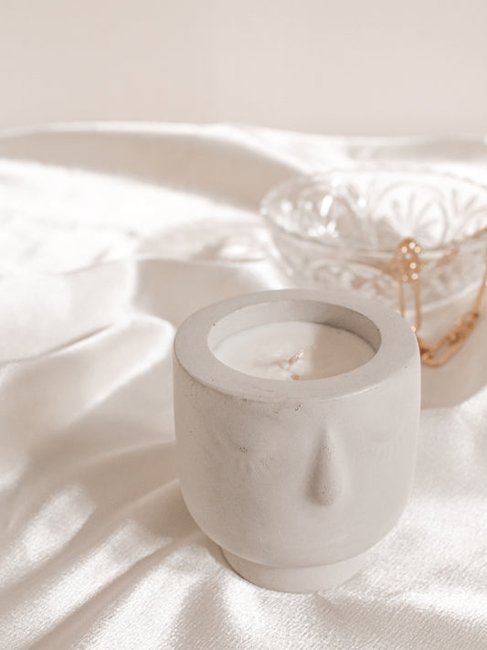 JANET GWEN COCONUT SOY FACE VESSEL CANDLE