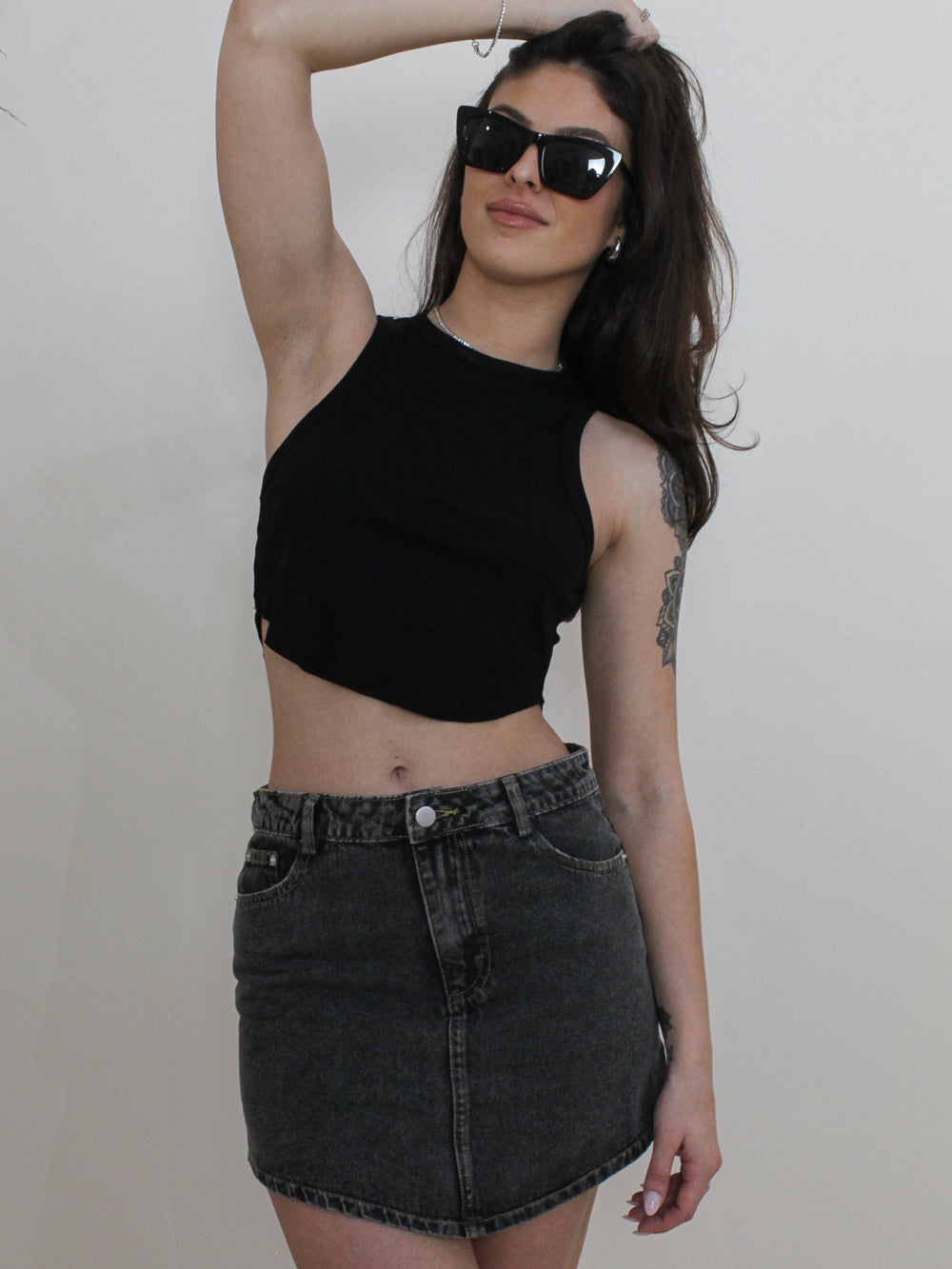TO THE POINT DENIM MINI SKIRT