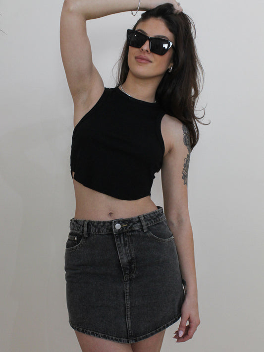 TO THE POINT DENIM MINI SKIRT