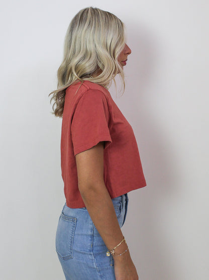 BASIC CROPPED TEE IN A ROSE COLOR 
