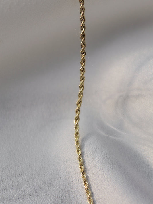 THE DAINTY ROPE CHAIN