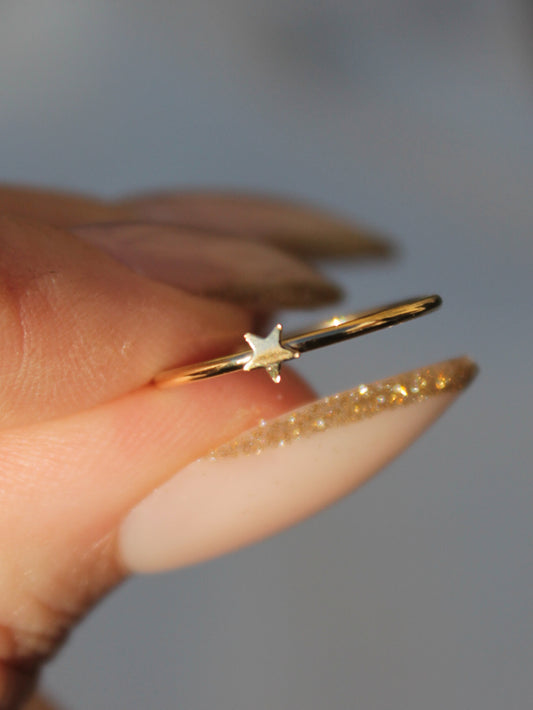 Gold Star Ring 