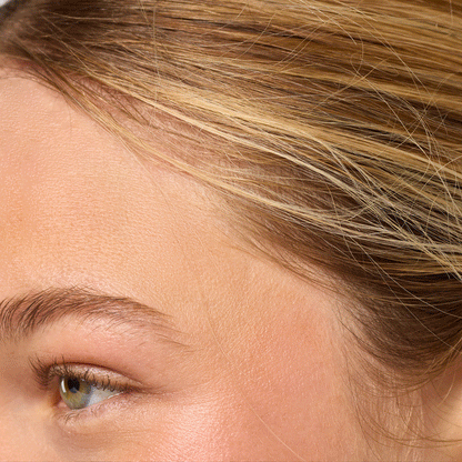 Woman wearing the Kitsch Taming Wand 