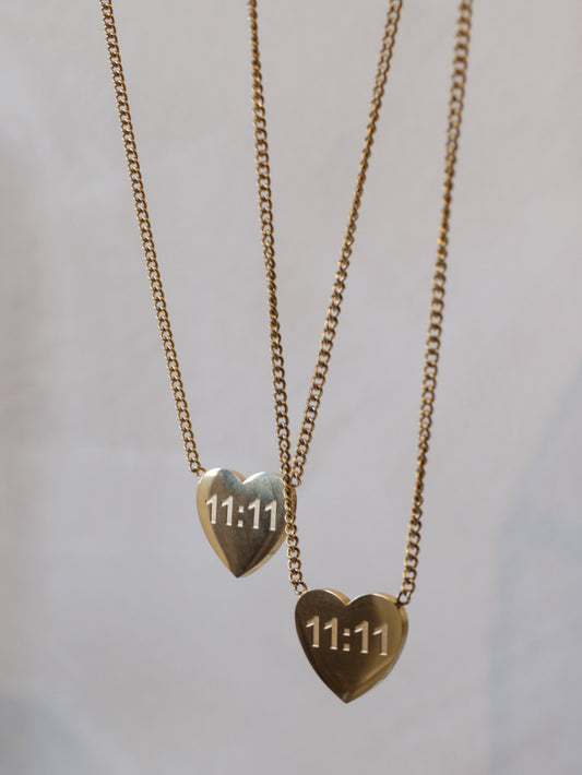 1111 Gold heart pendant necklace 