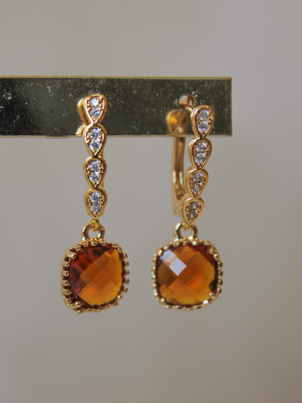AMBER HOOP
