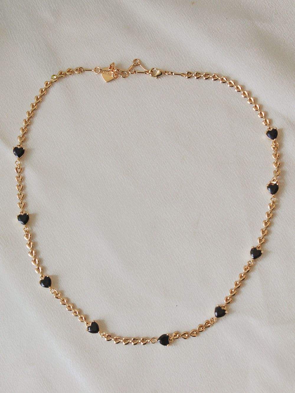 BLACK HEART NECKLACE
