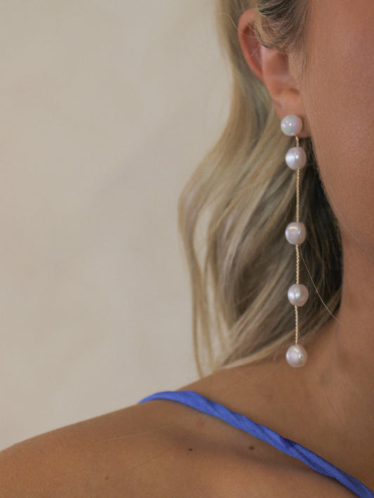 LUNA PEARL DROP EARRING