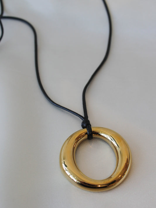Open Circle Pendant Necklace 
