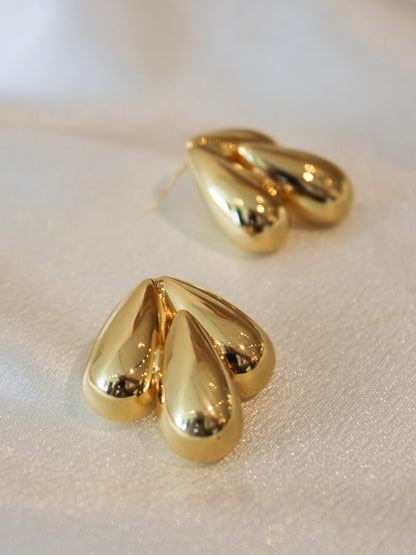 Sahira Becky statement earring 
