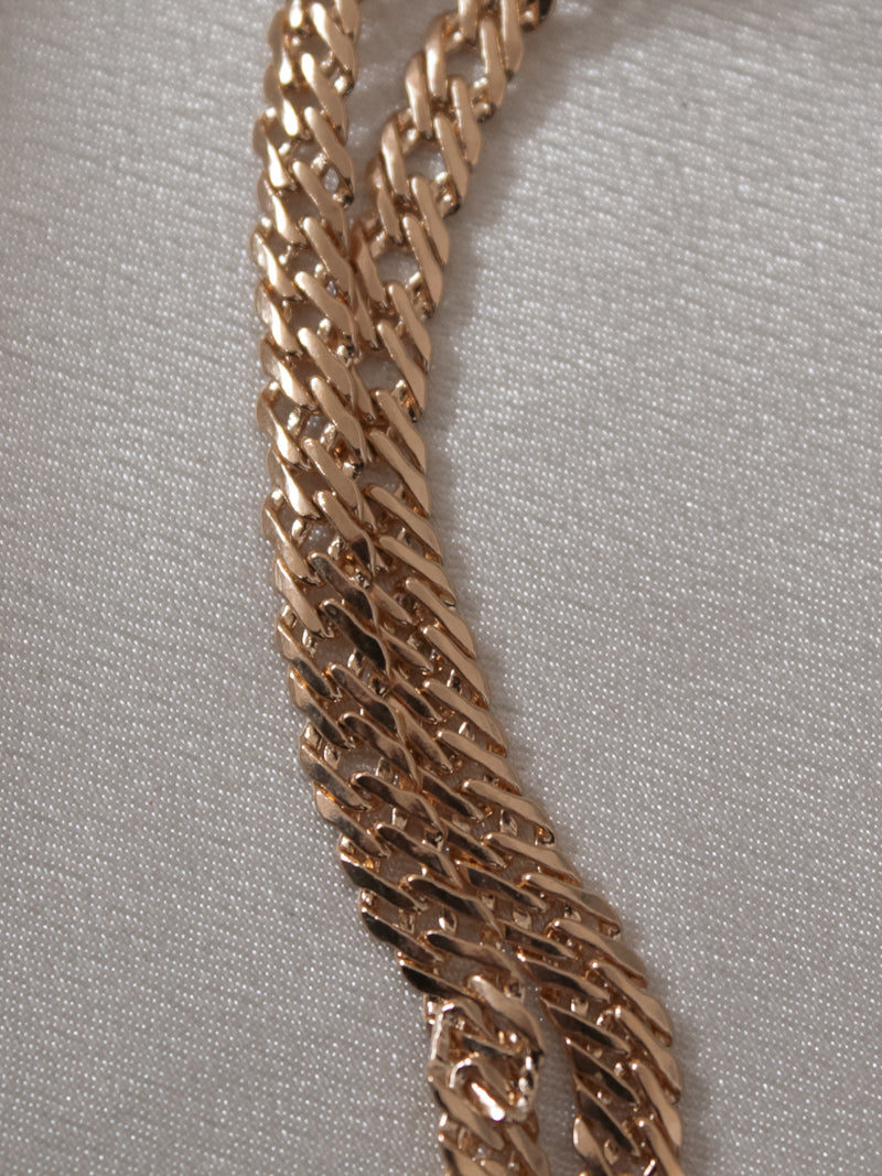 Gold Chain Choker Detail