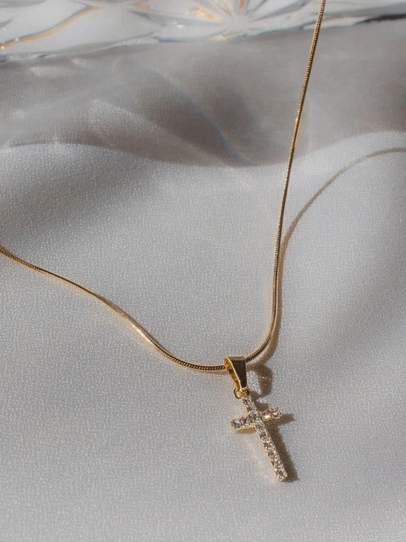 Dainty Gold Cross Necklace 