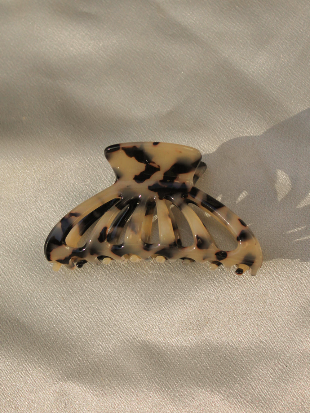 Tortoiseshell patterned hair clip