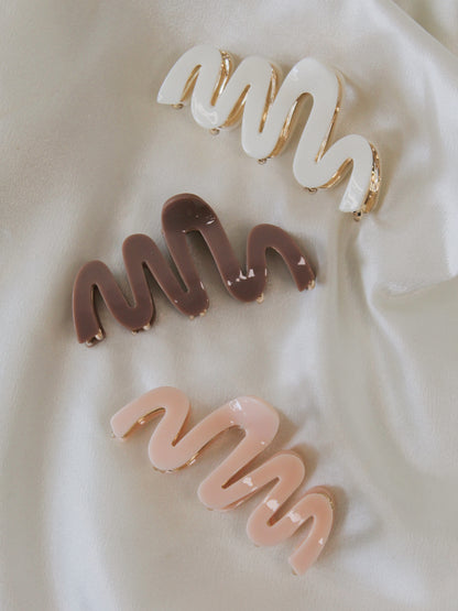 wavy hair clips for women in three colors 