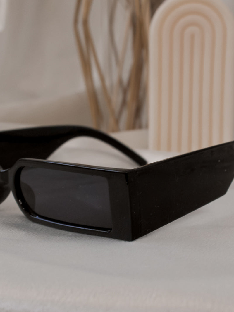 ARSN All Eyes On My Sunglasses - black detail 