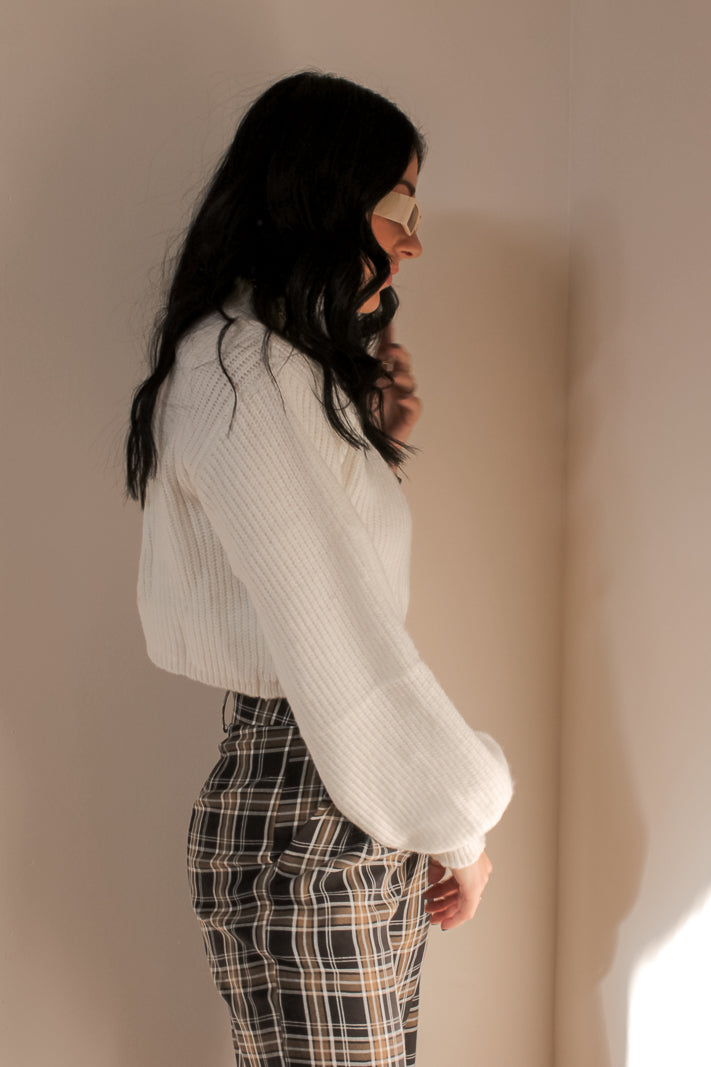 Cropped Sweater with Balloon Sleeves