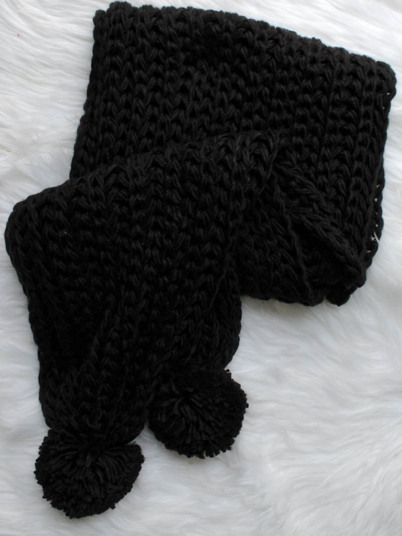 Chunky Knit Pom Scarf  - Black